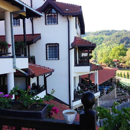 Hotel Manastir Berovo Exteriör bild