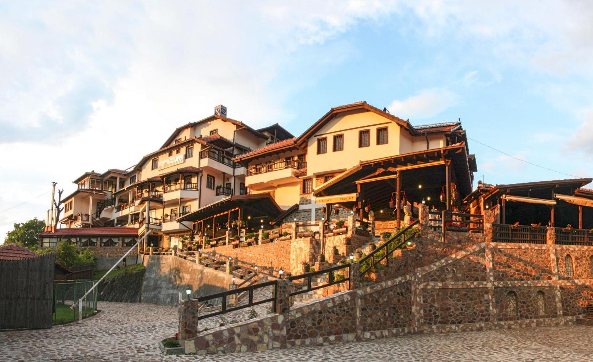 Hotel Manastir Berovo Exteriör bild